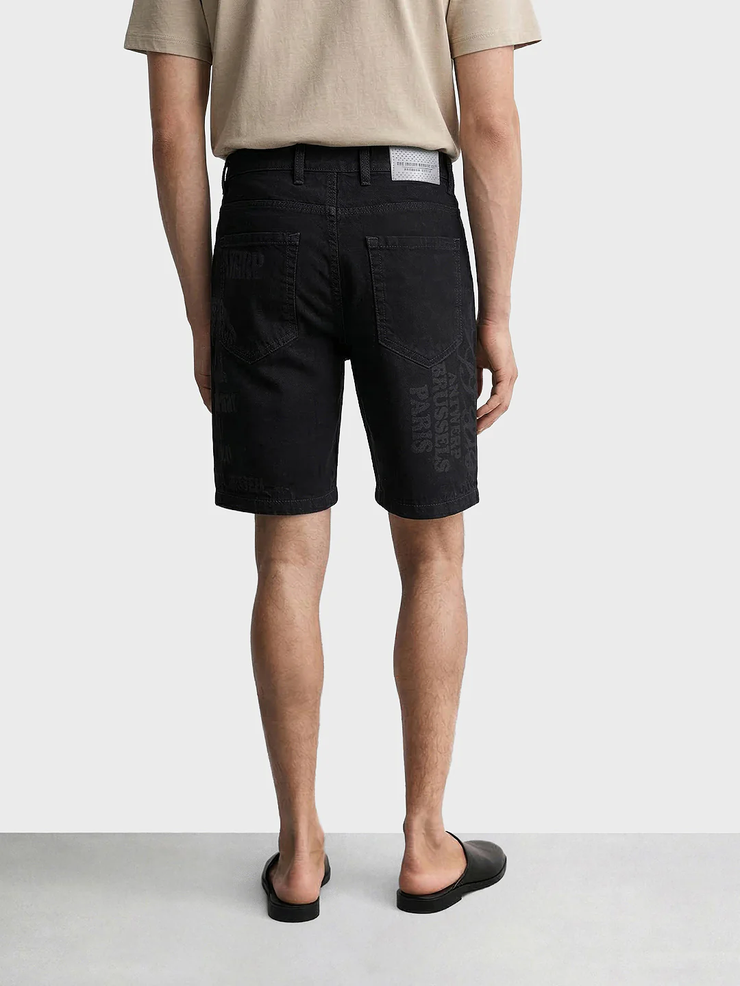 Men's Black Regular Fit Printed Retro Wear Shorts - Image 4
