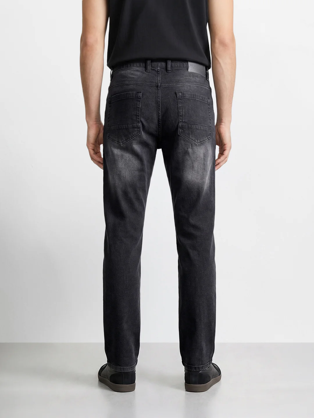 Men's Black Regular Fit Solid Casual Jeans - Image 5