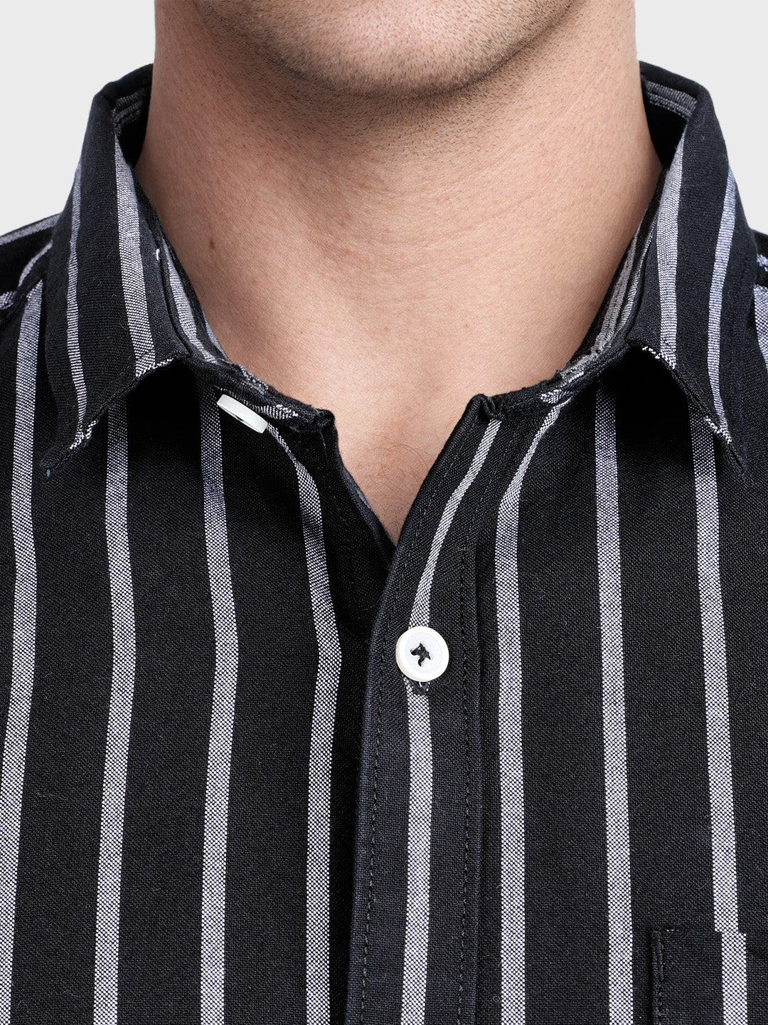 Men's Black Regular Fit Striped Casual Shirts - Image 3