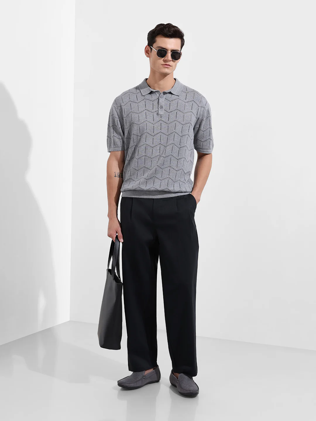 Men's Black Relaxed Fit Casual Solid Trousers - Image 2