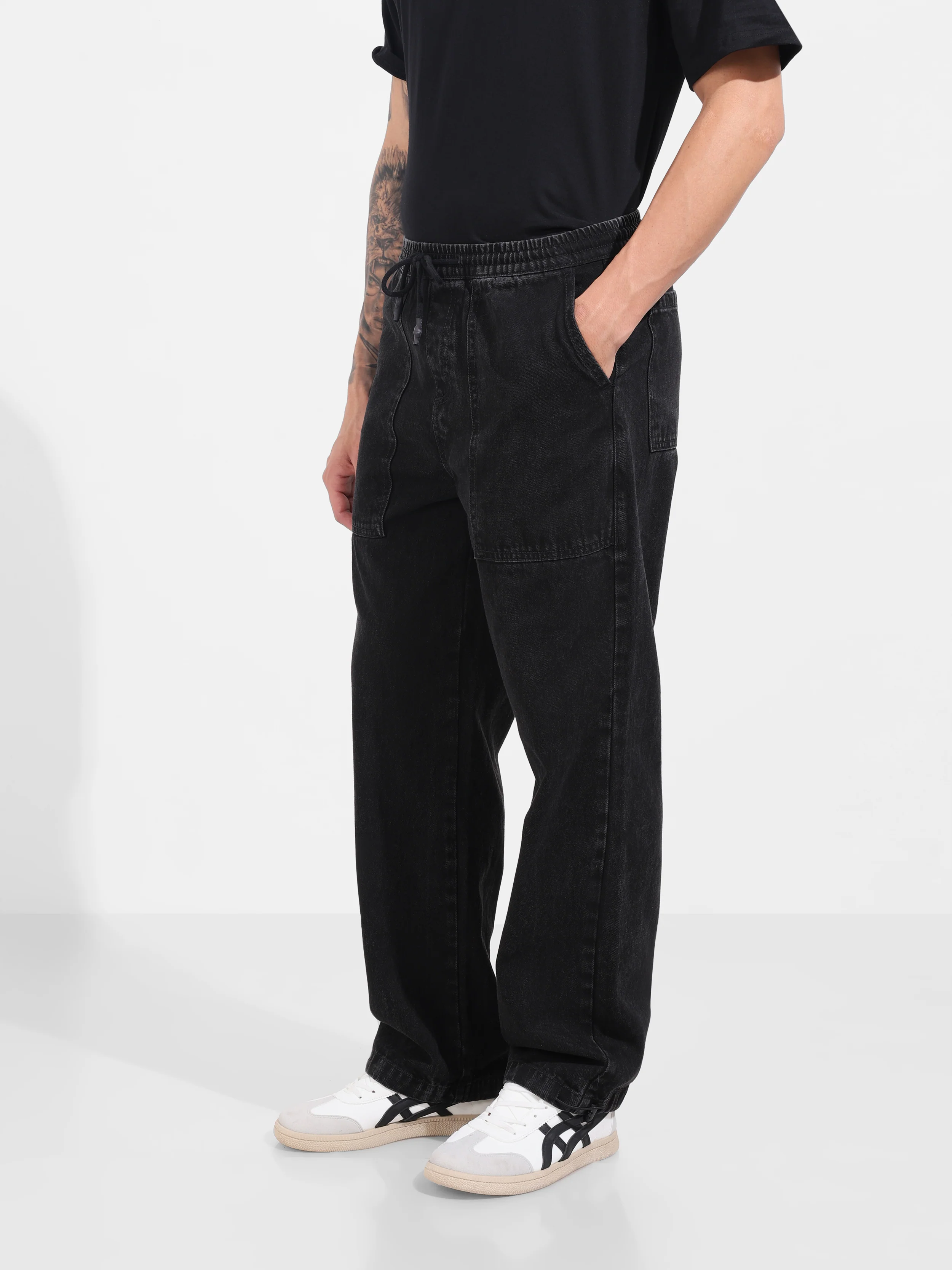 Men's Black Relaxed Fit Solid Casual Jeans - Image 3