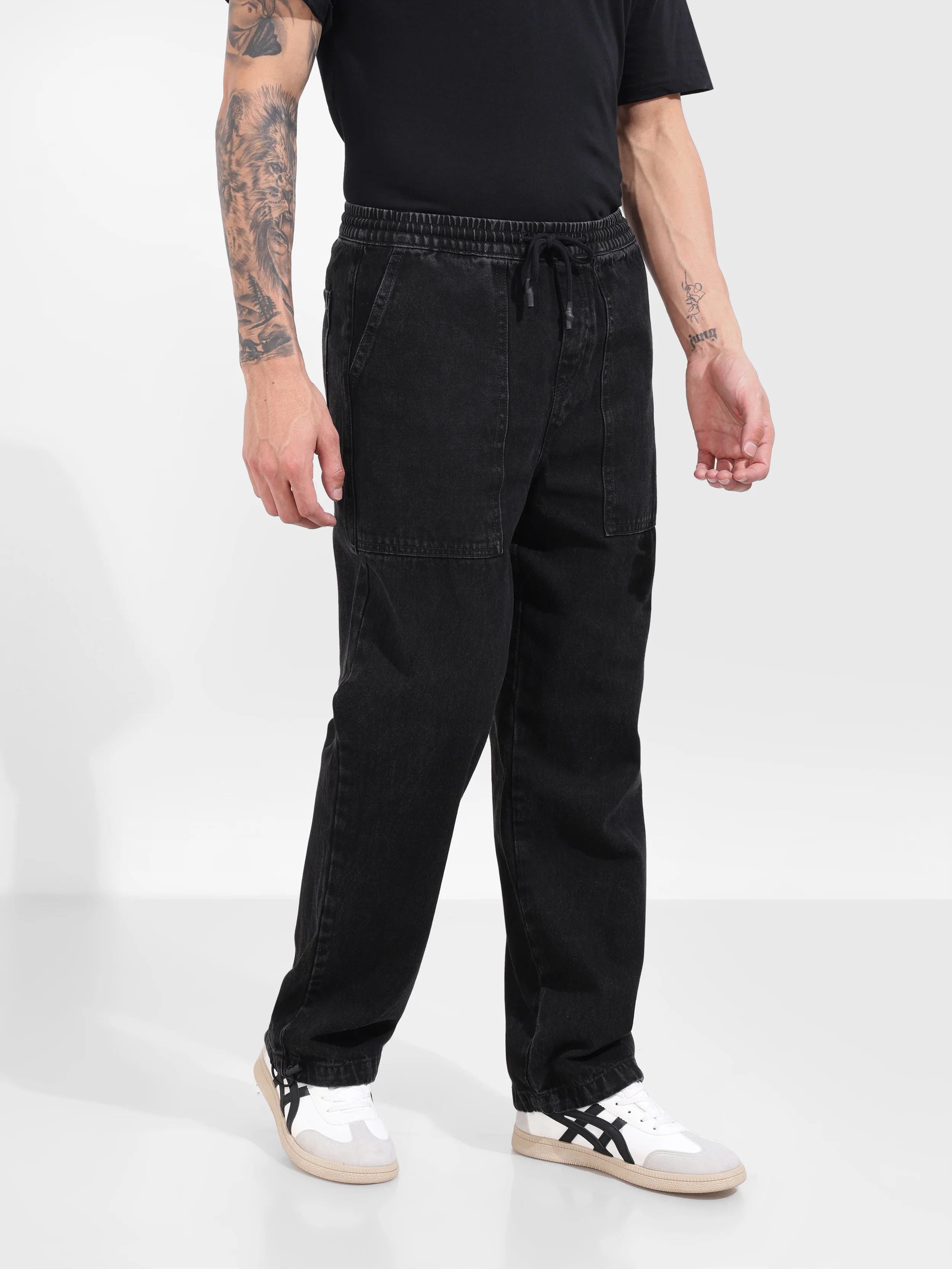 Men's Black Relaxed Fit Solid Casual Jeans - Image 4