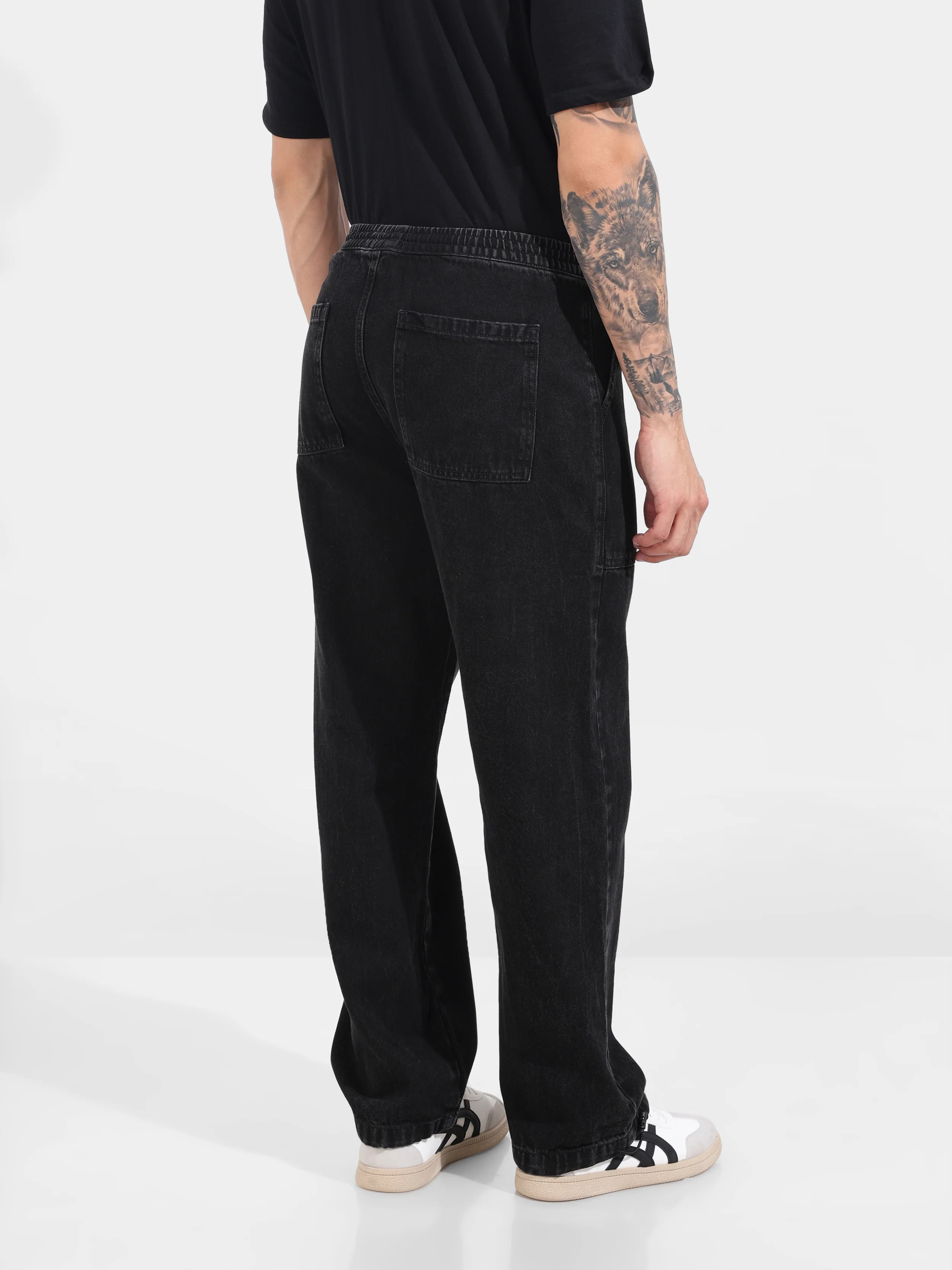 Men's Black Relaxed Fit Solid Casual Jeans - Image 6