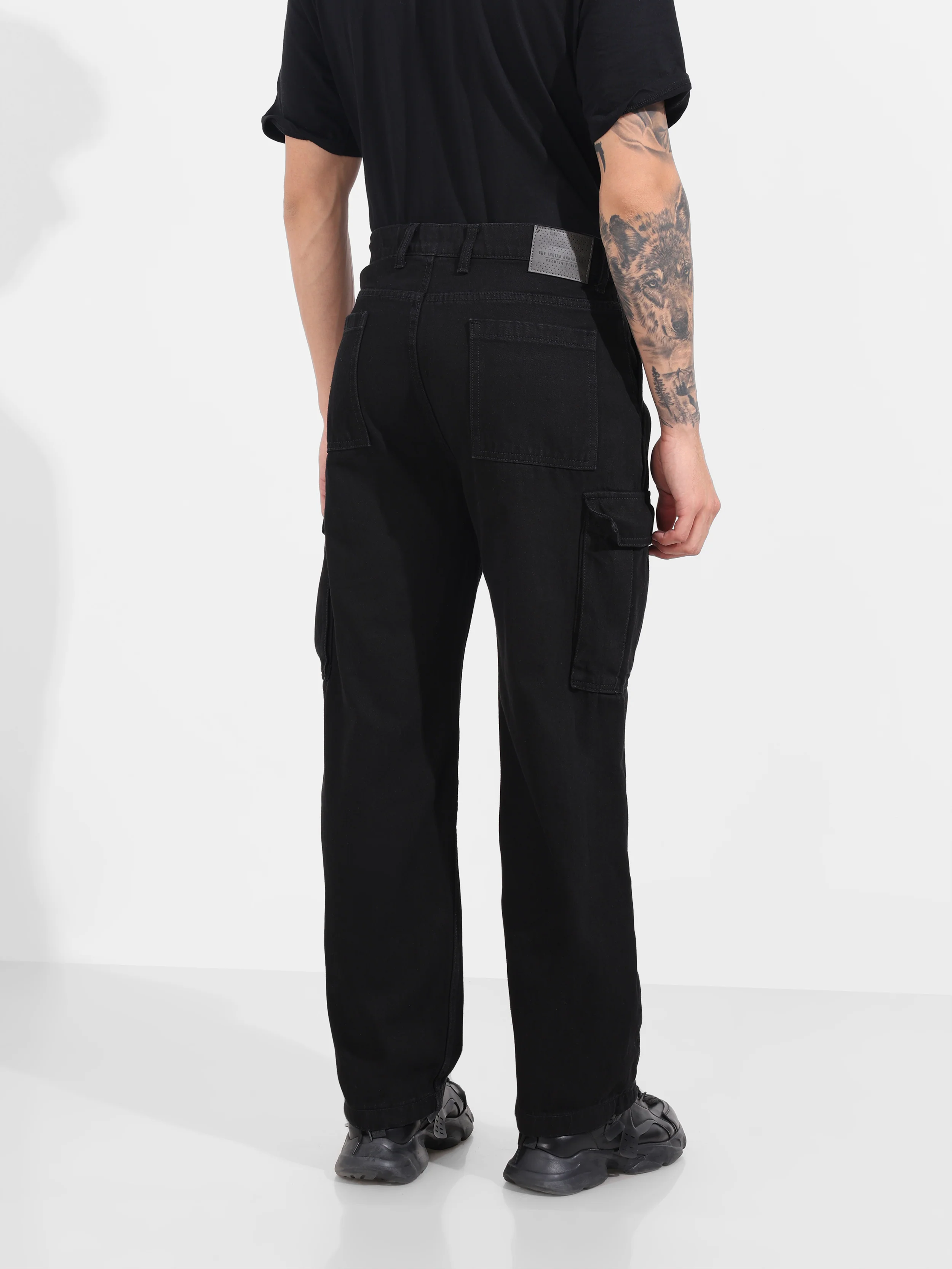 Men's Black Relaxed Fit Solid Casual Jeans - Image 6
