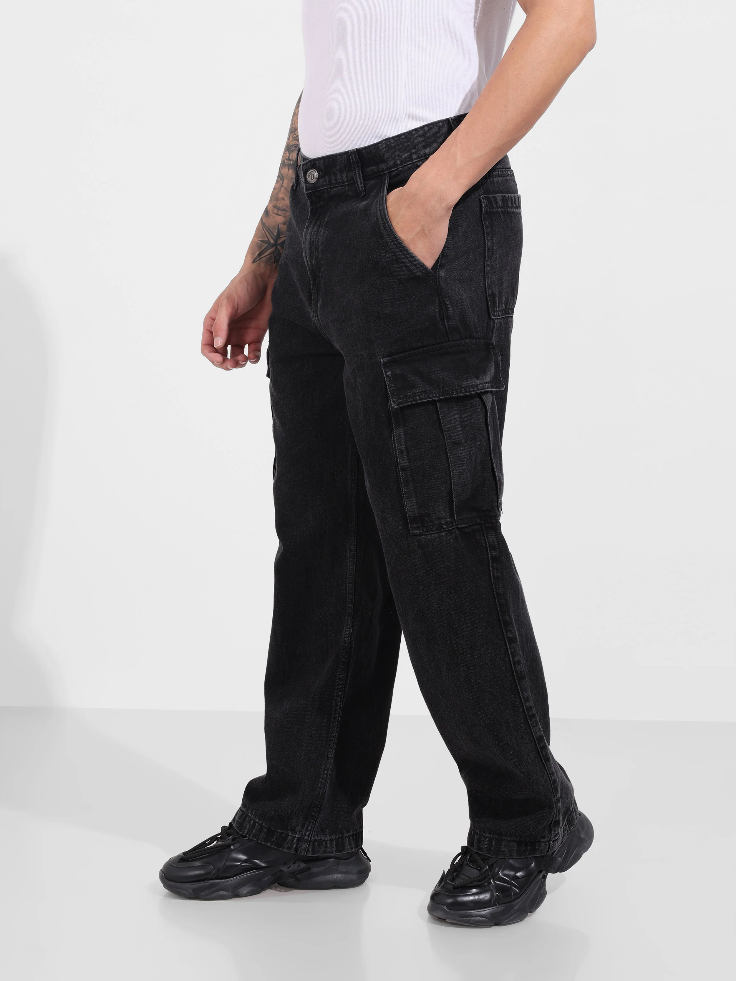 Men's Black Relaxed Fit Solid Casual Jeans - Image 3