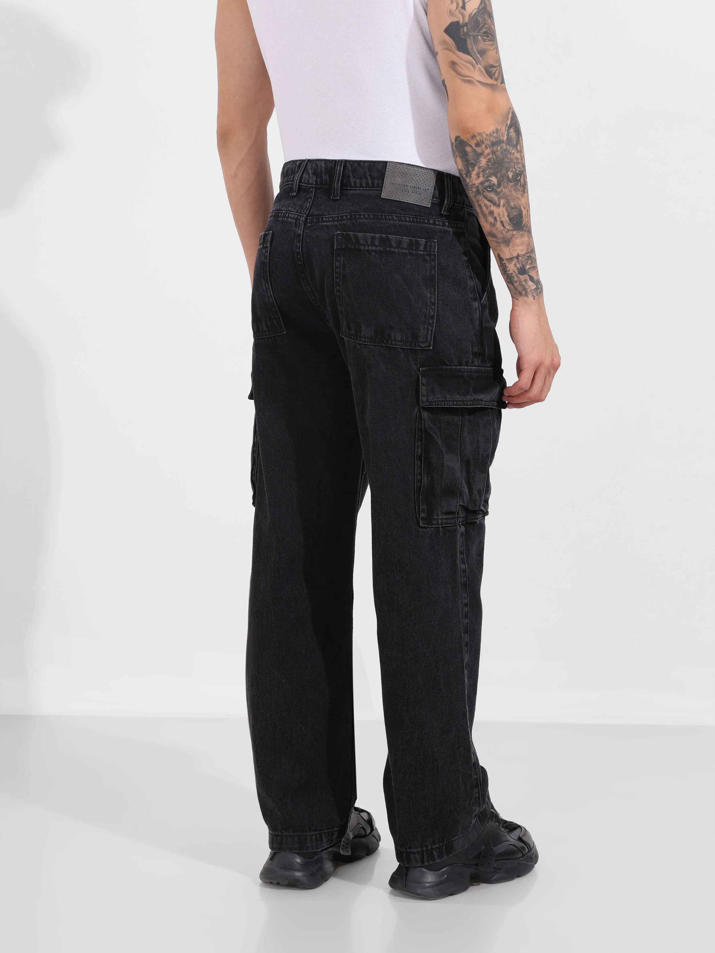 Men's Black Relaxed Fit Solid Casual Jeans - Image 6