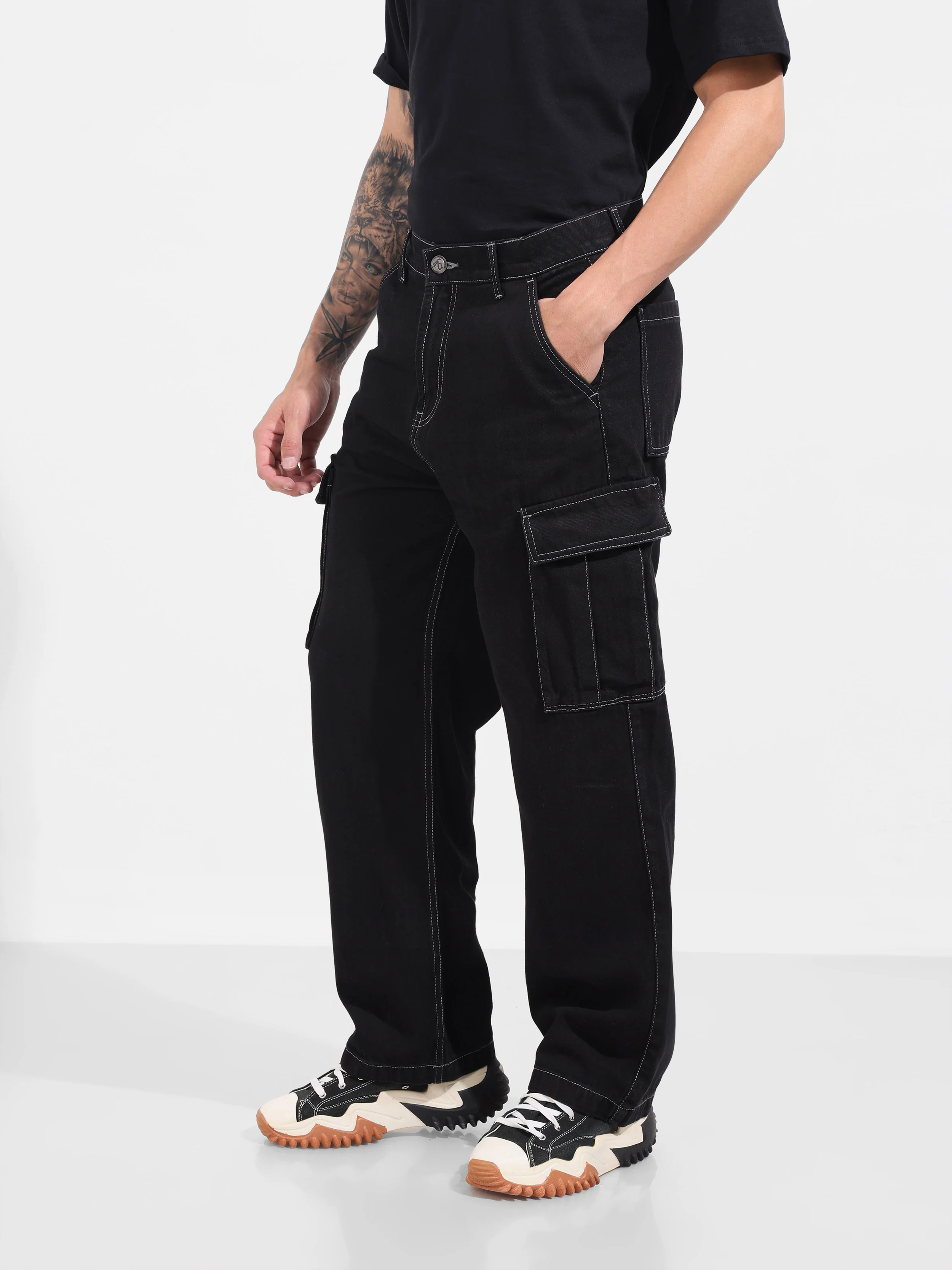 Men's Black Relaxed Fit Solid Casual Jeans - Image 3