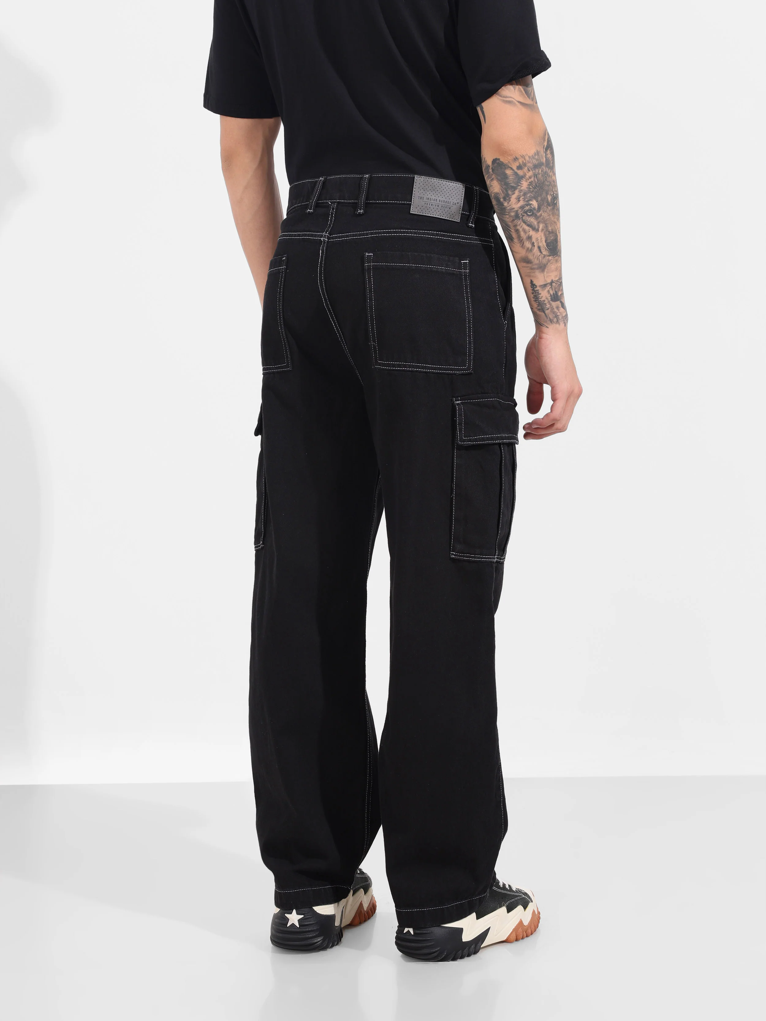 Men's Black Relaxed Fit Solid Casual Jeans - Image 6