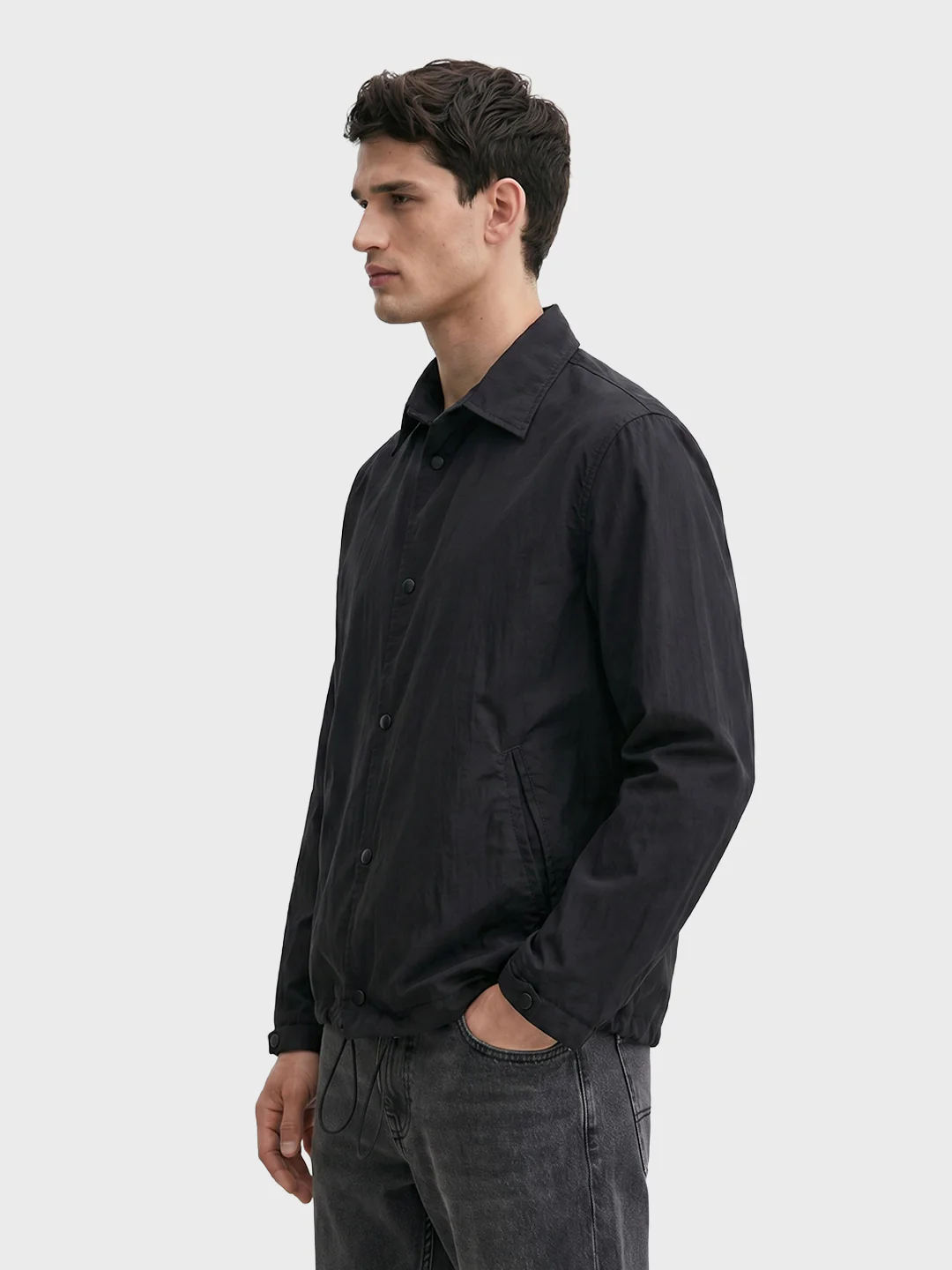 Men's Black Relaxed Fit Solid Casual Shirt - Image 3