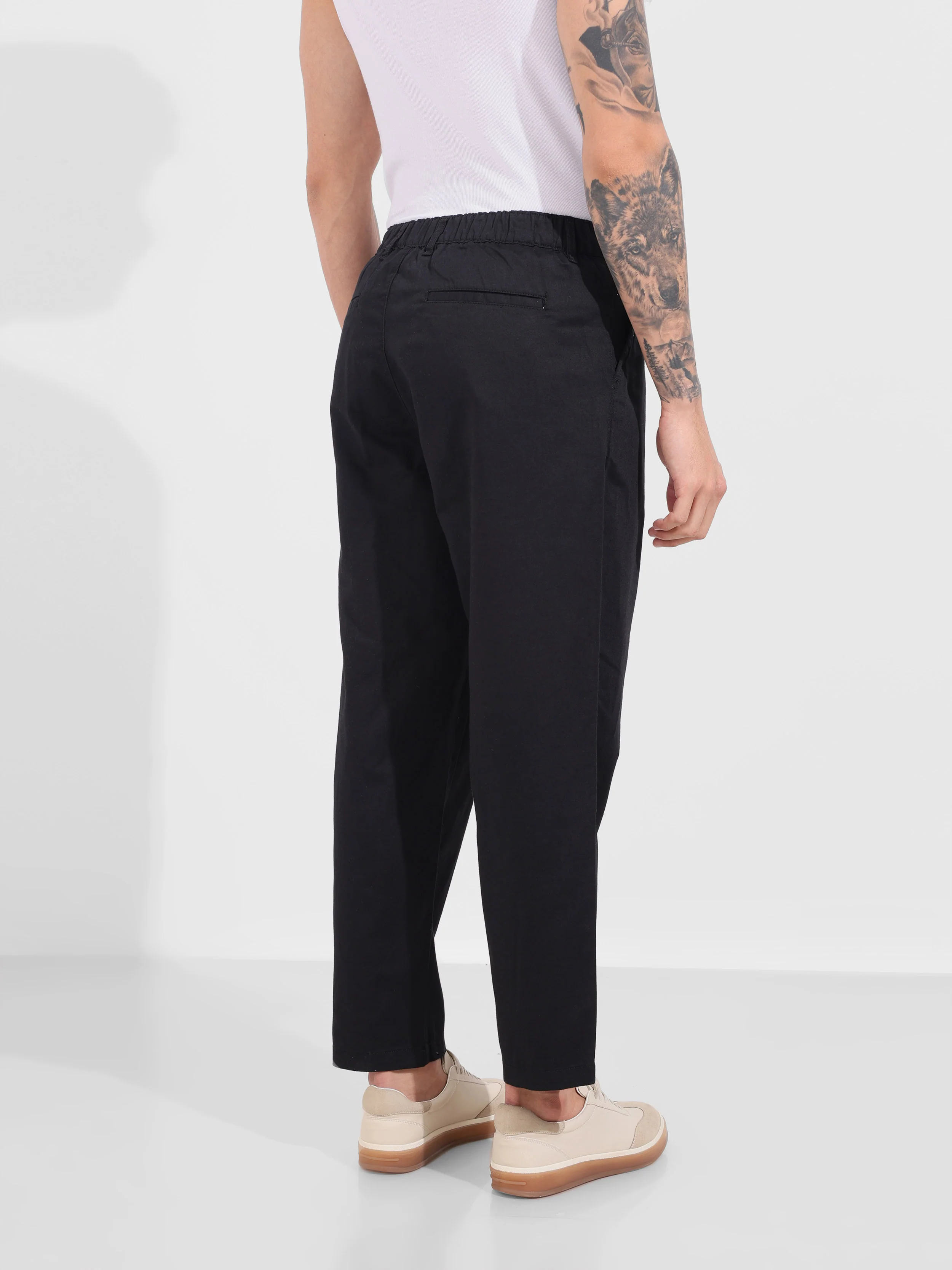 Men's Black Relaxed Fit Solid Casual Trousers - Image 6