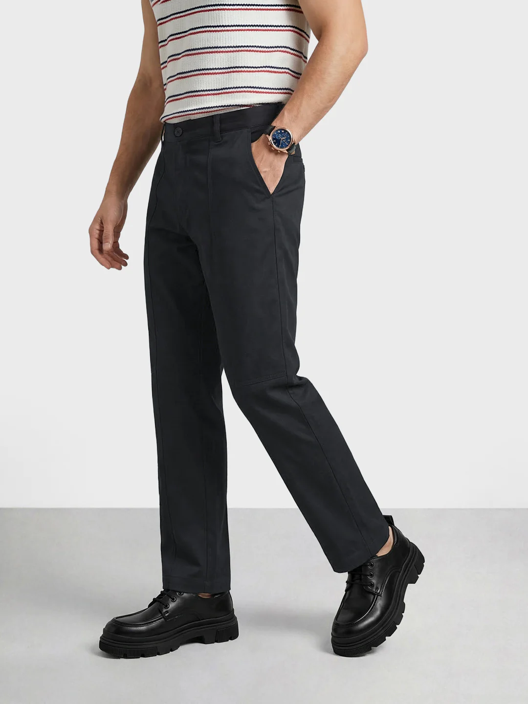 Men's Black Relaxed Fit Solid Casual Trousers - Image 2