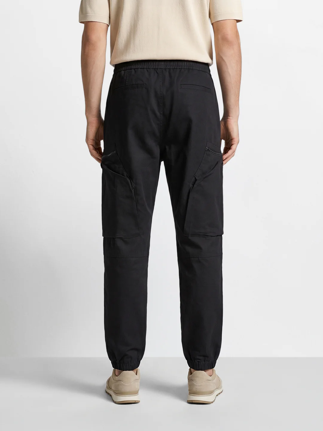 Men's Black Relaxed Fit Solid Utility Cargo - Image 3