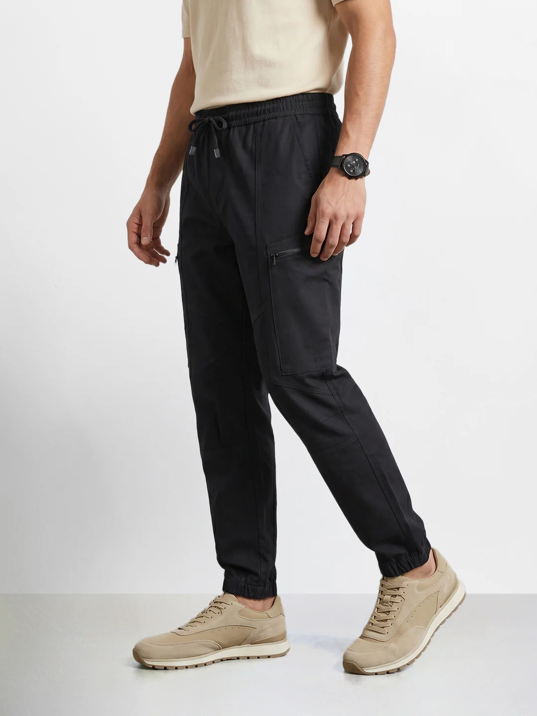Men's Black Relaxed Fit Solid Utility Cargo - Image 4