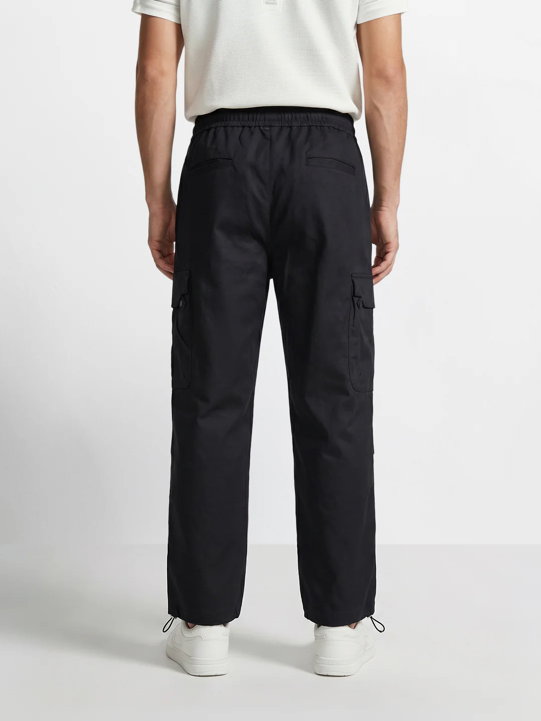 Men's Black Relaxed Fit Solid Utility Cargo - Image 4