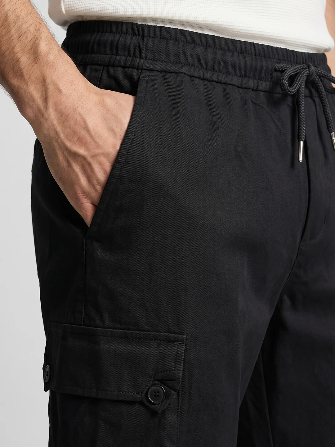 Men's Black Relaxed Fit Solid Utility Cargo - Image 8