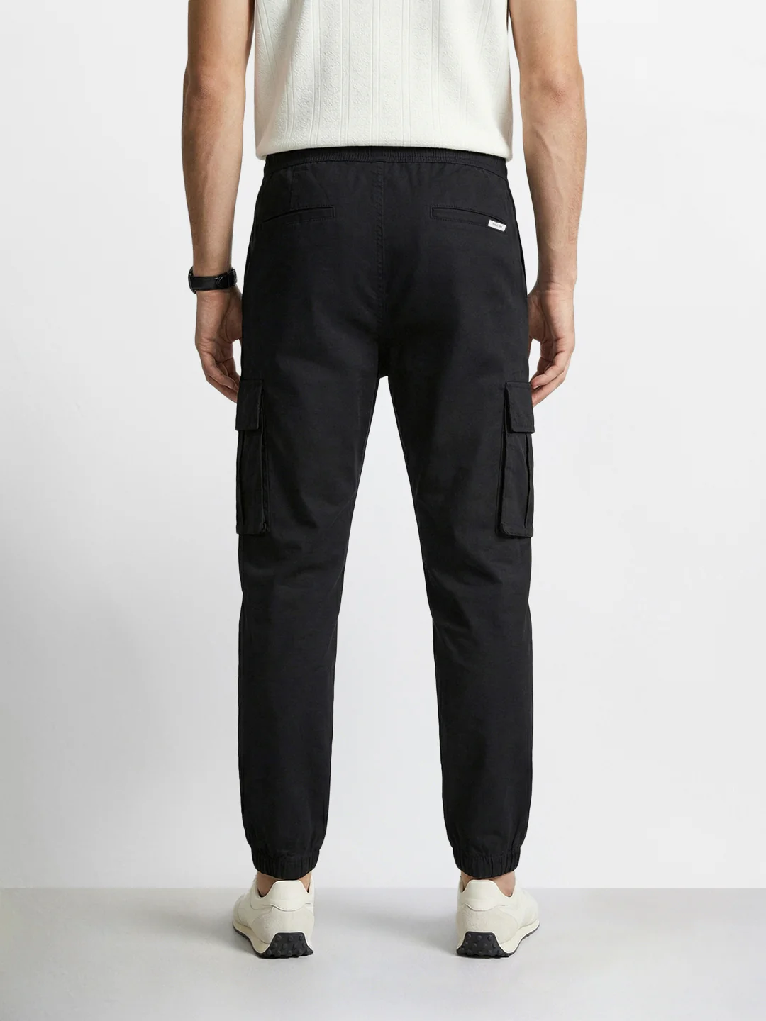 Men's Black Relaxed Fit Solid Utility Cargo - Image 4