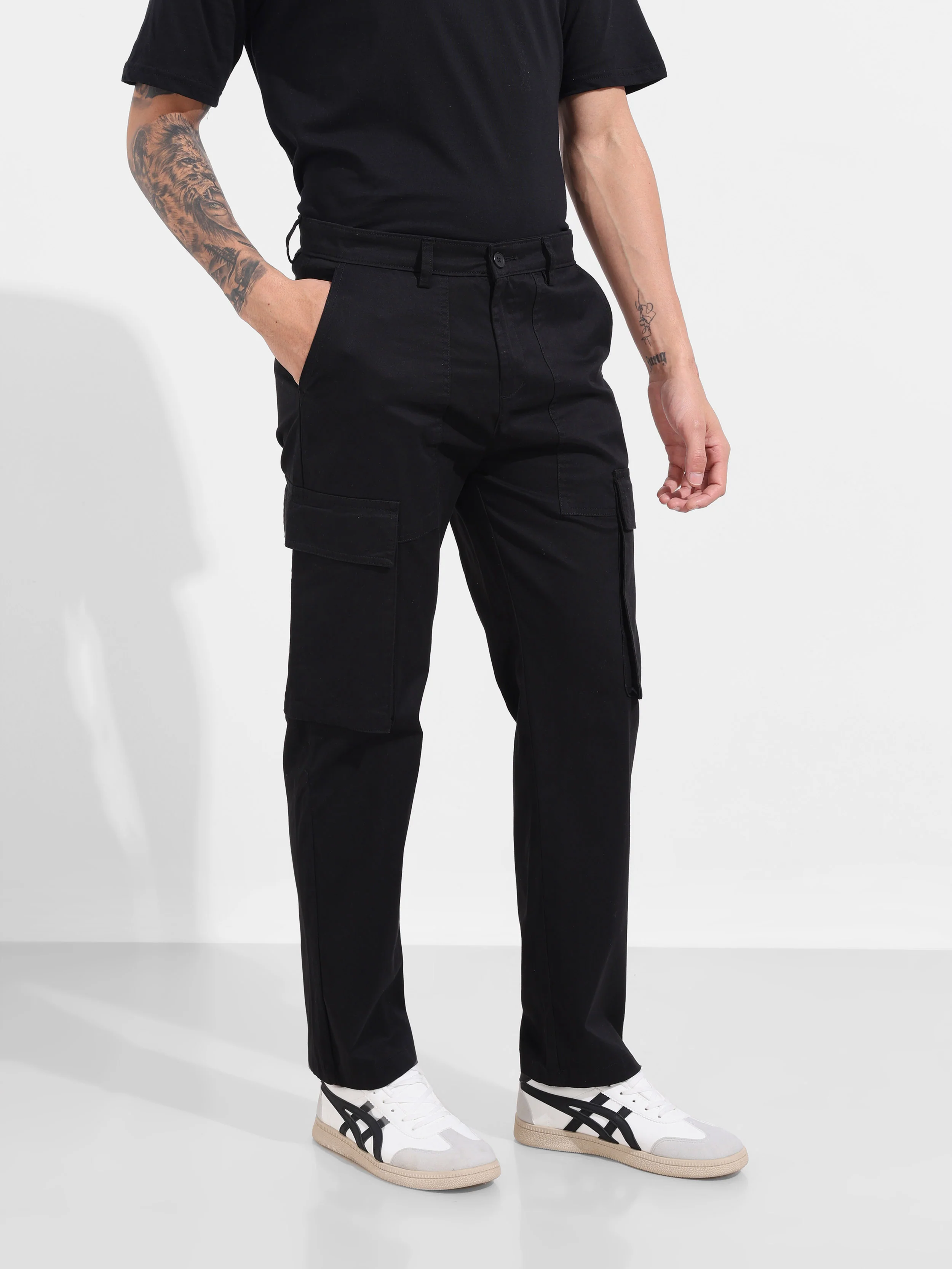 Men's Black Relaxed Fit Solid Utility Cargo - Image 4