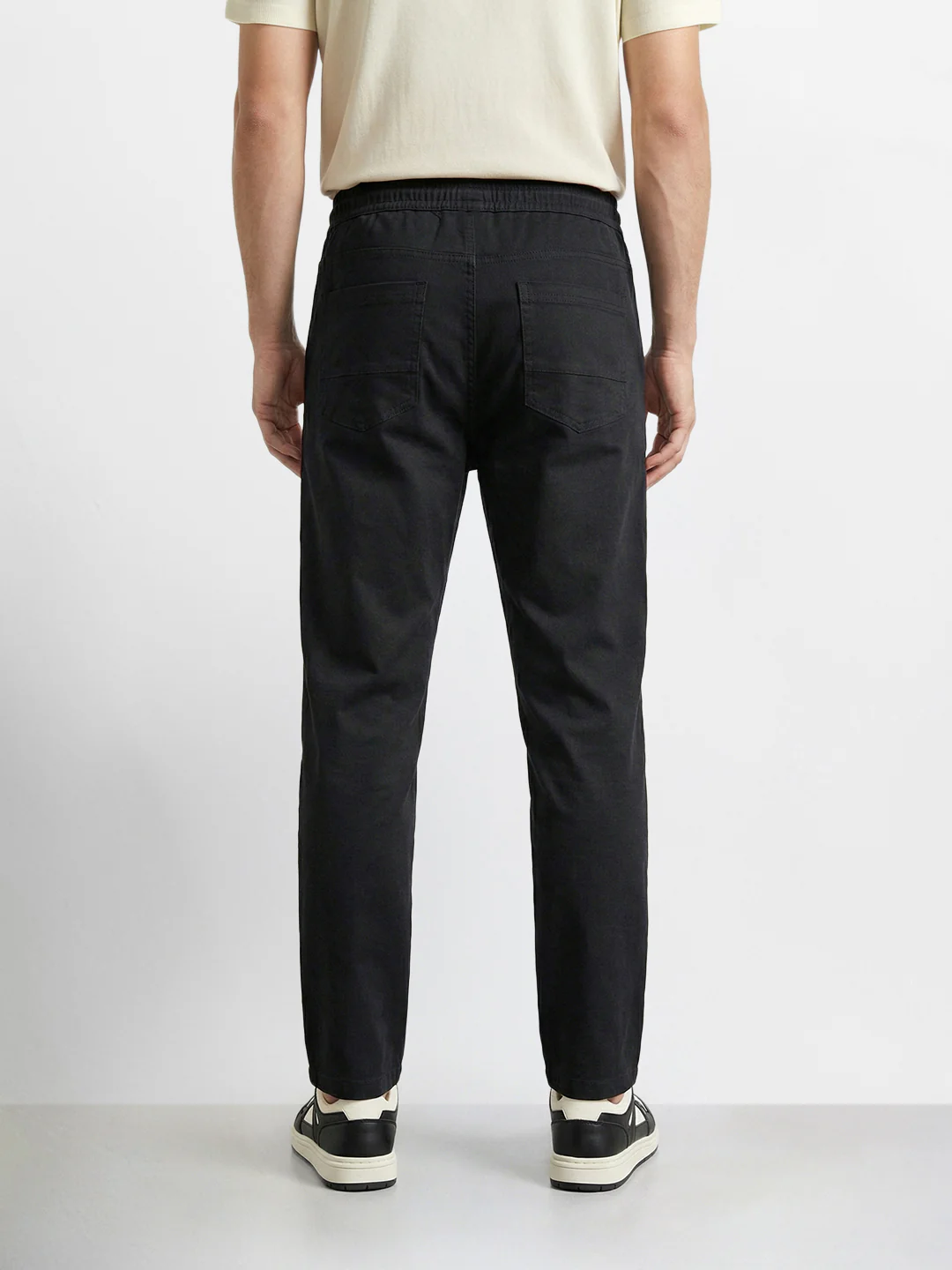 Men's Black Relaxed Fit Solid Utility Joggers - Image 4