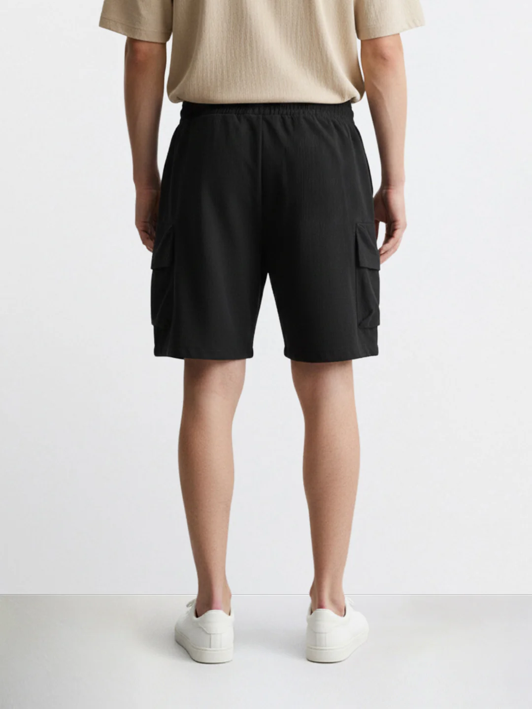 Men's Black Relaxed Fit Solid Utility Shorts - Image 2
