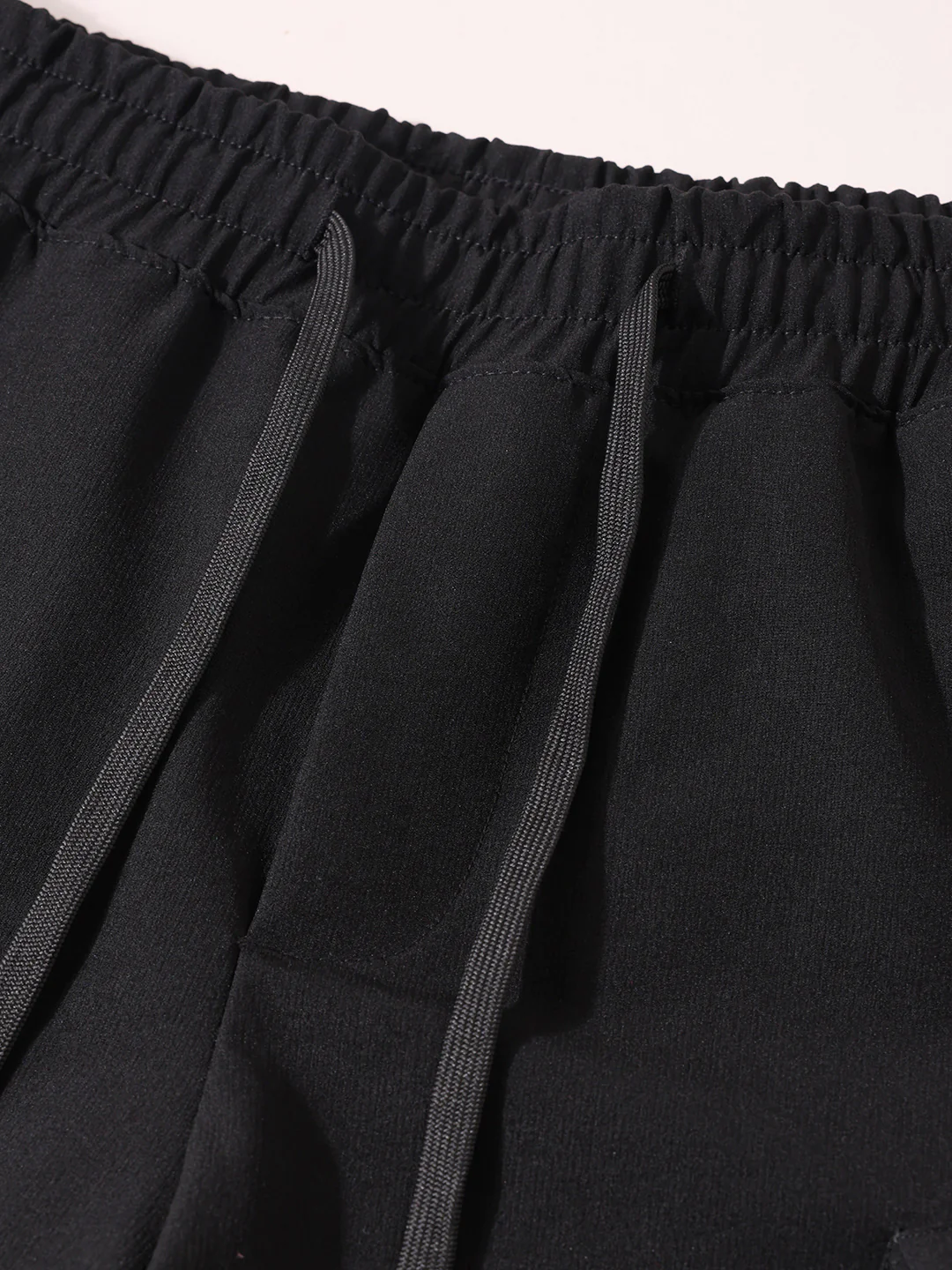 Men's Black Relaxed Fit Solid Utility Shorts - Image 6