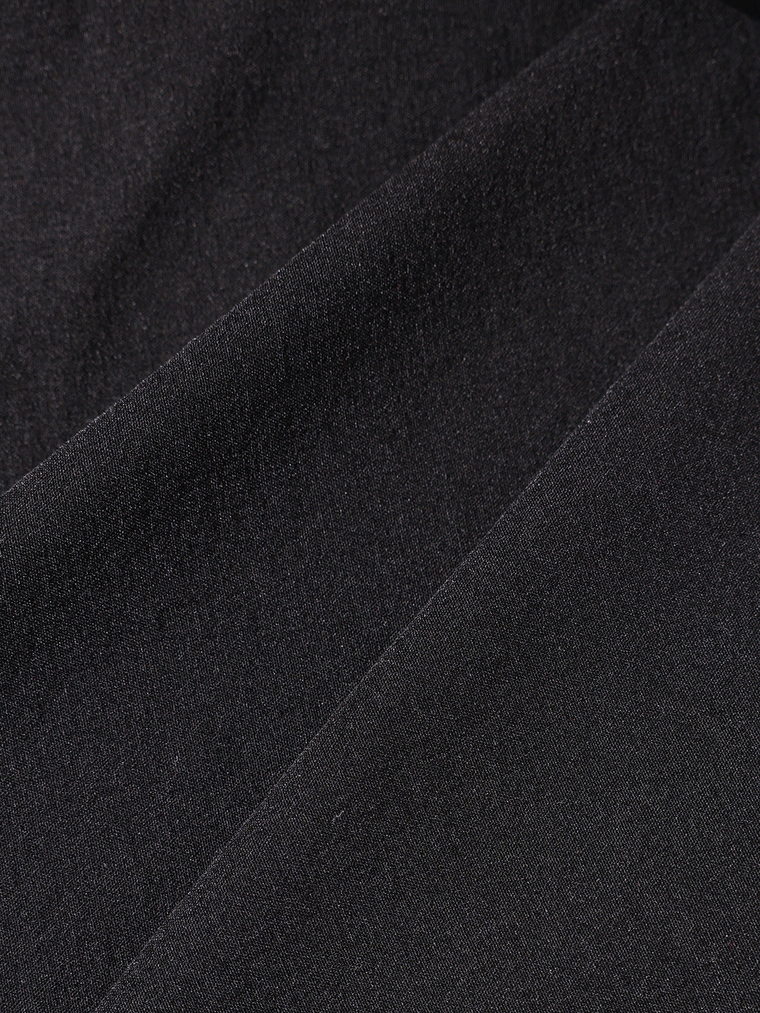 Men's Black Relaxed Fit Solid Utility Shorts - Image 7