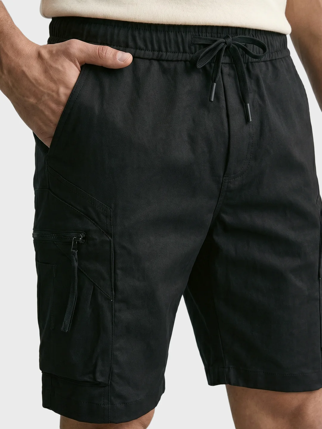 Men's Black Relaxed Fit Solid Utility Shorts - Image 8