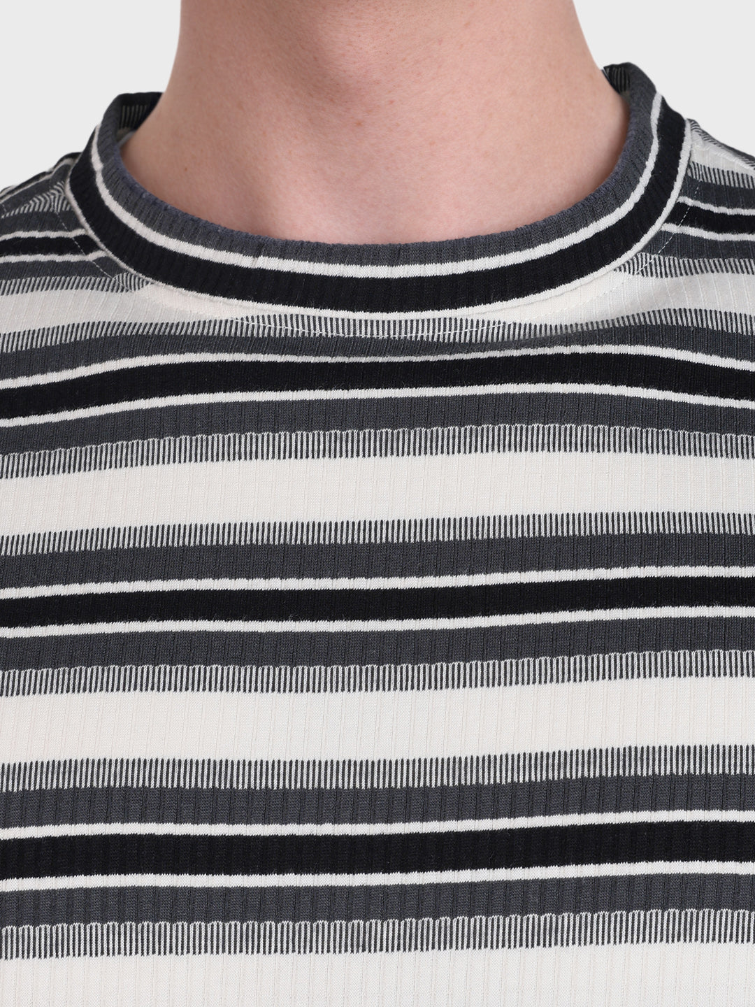 Men's Black Relaxed Fit Striped Casual T-Shirt - Image 7