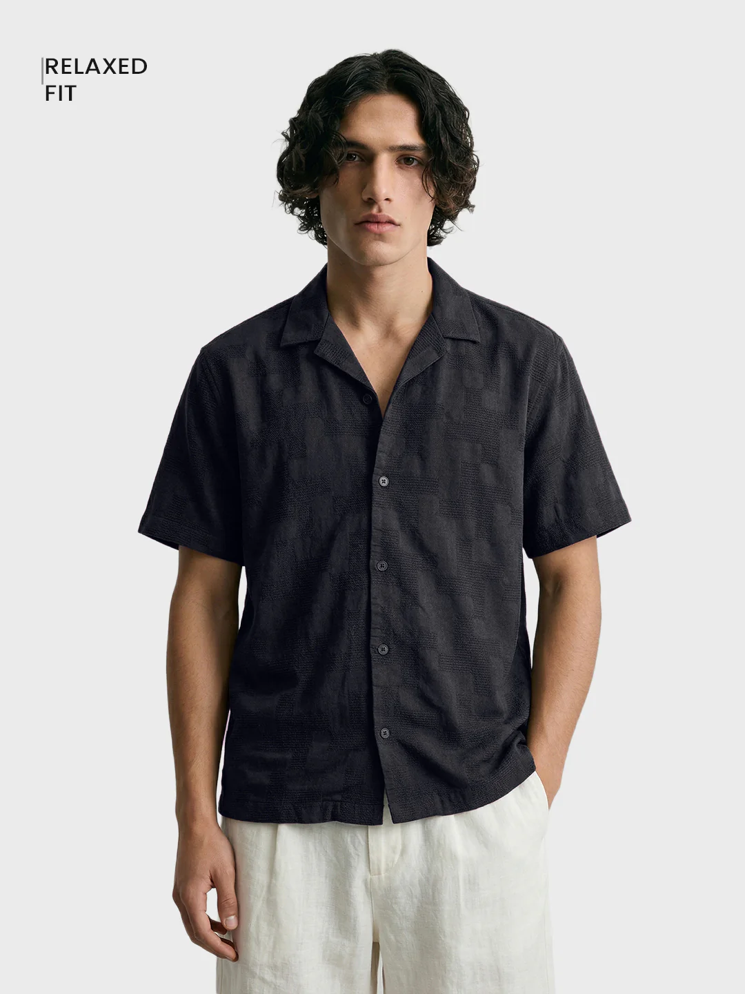 Men's Black Relaxed Fit Solid Casual Shirt - Image 2