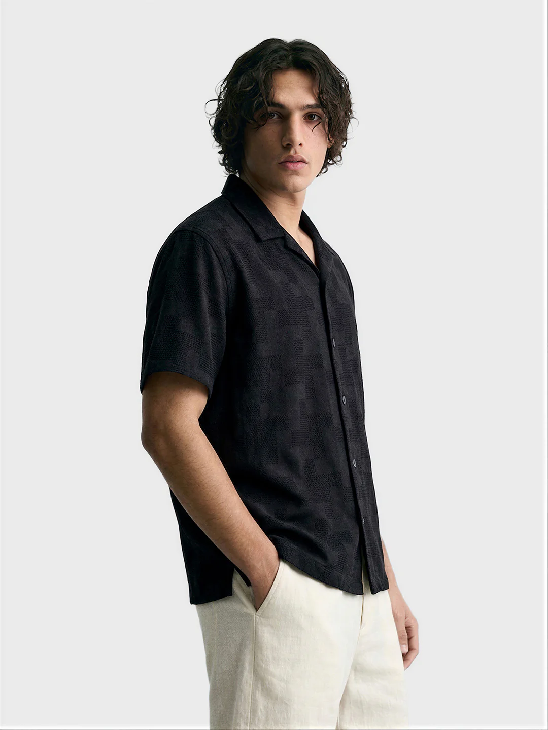 Men's Black Relaxed Fit Solid Casual Shirt - Image 3