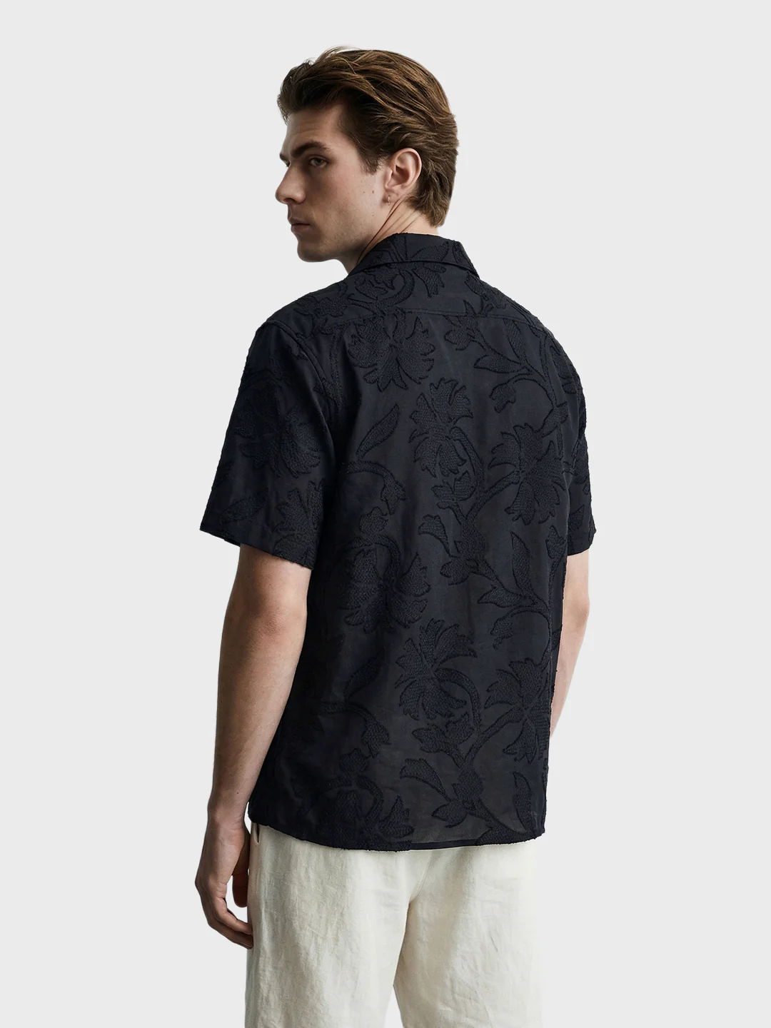Men's Black Relaxed Fit Solid Casual Shirt - Image 4