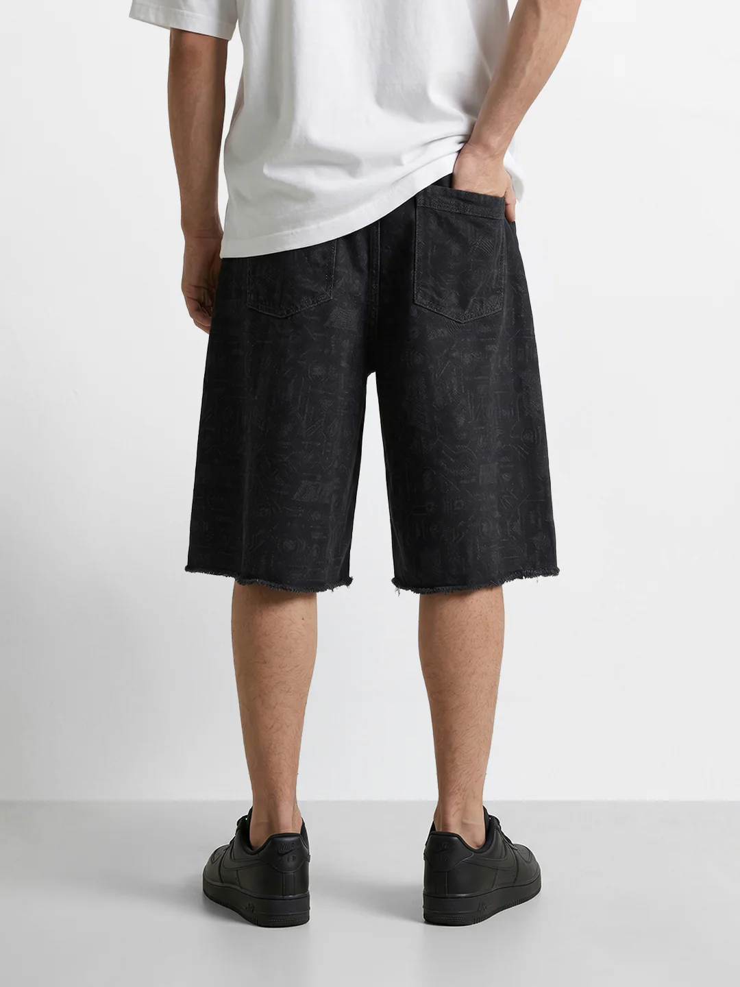 Men's Black Relaxed Fit  Tom And Jerry Character Shorts - Image 4