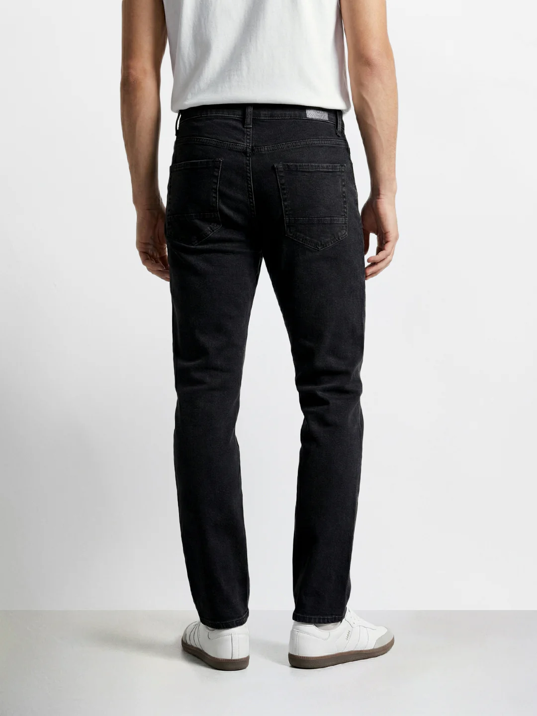 Men's Black Slim Fit Solid Casual Jeans - Image 3