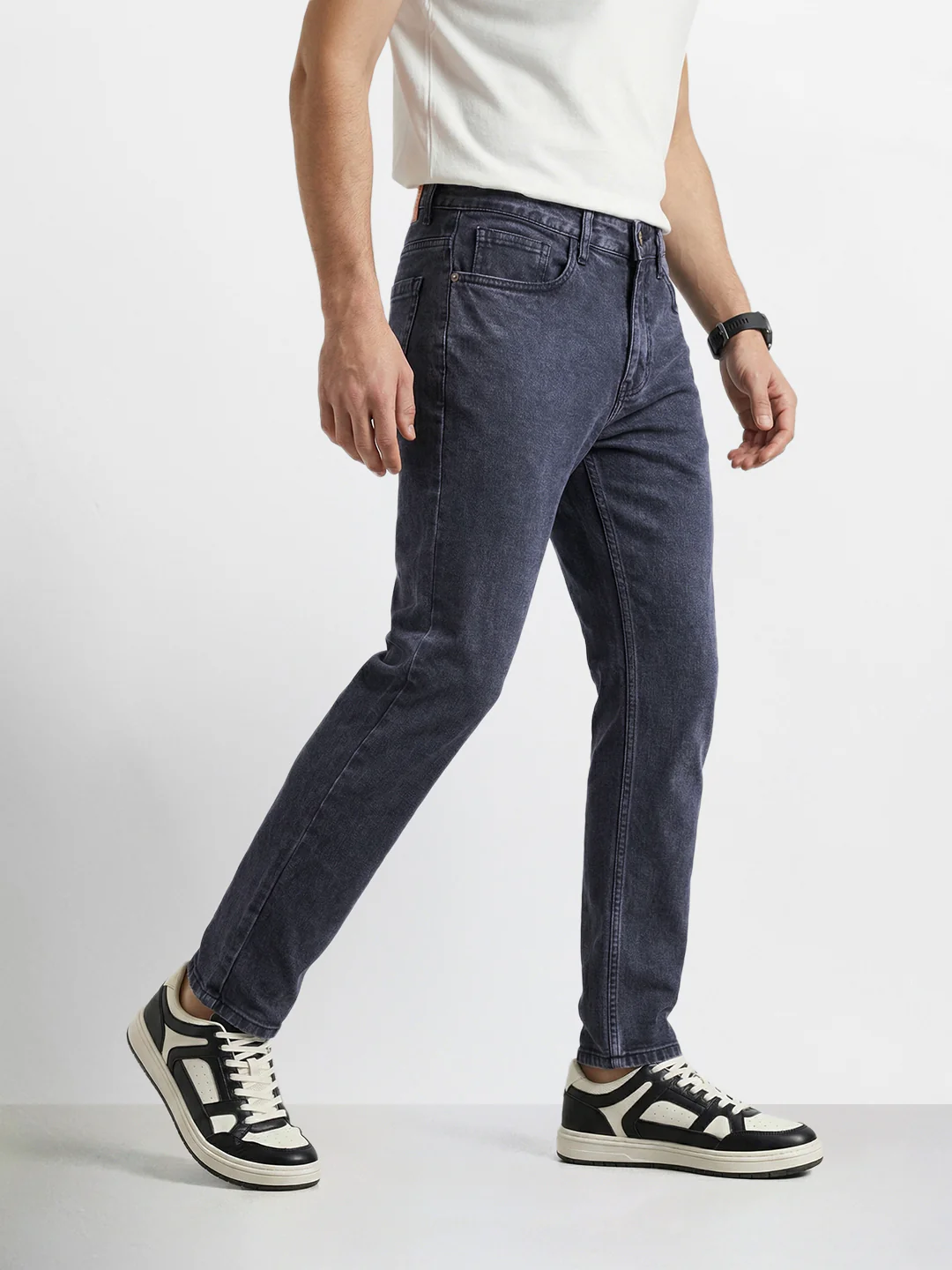 Men's Black Slim Fit Solid Casual Jeans - Image 3