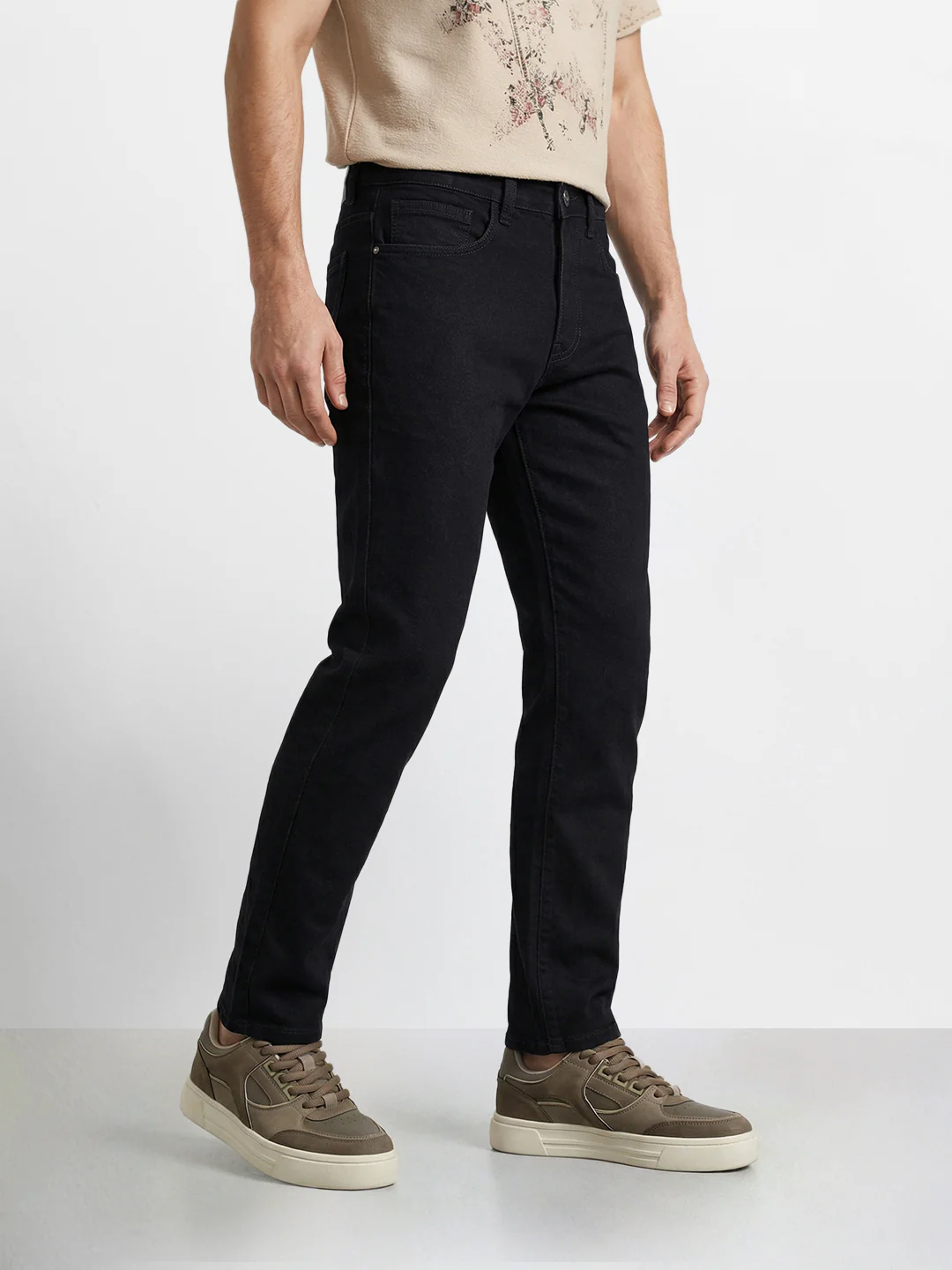 Men's Black Slim Fit Solid Casual Jeans - Image 3