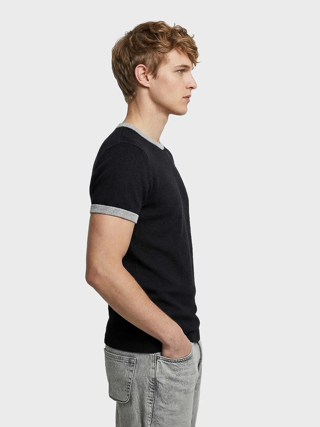 Men's Black Slim Fit Solid Casual T-Shirt - Image 4