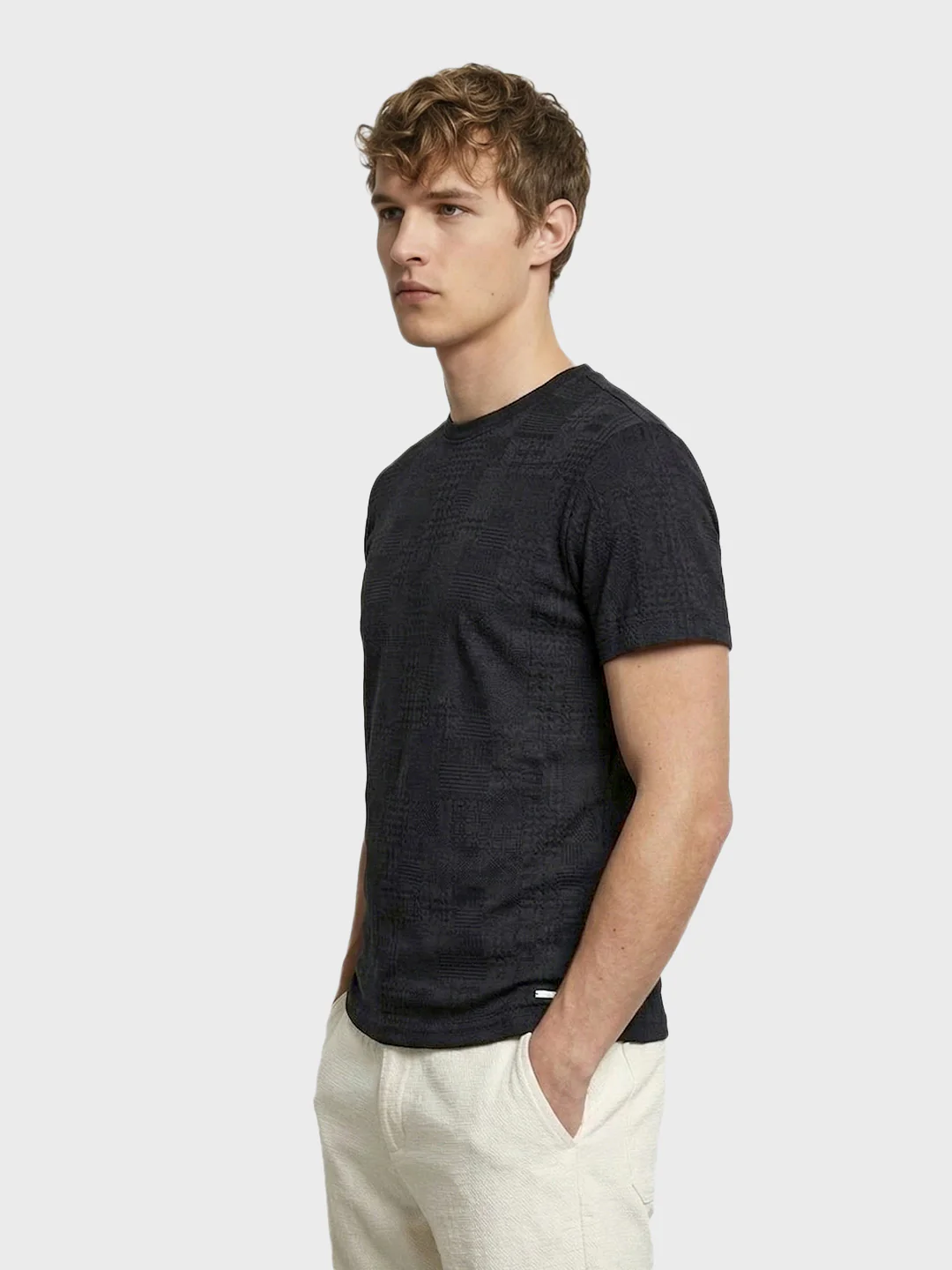 Men's Black Slim Fit Solid Casual T-Shirt - Image 4