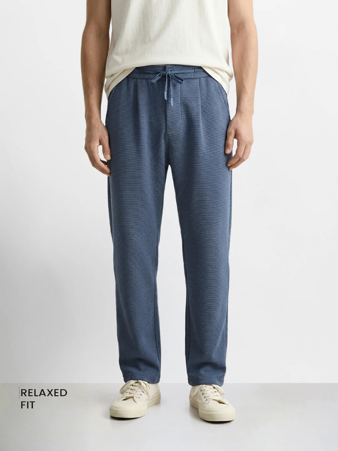 Men's Blue  Relaxed Fit Textured Casual Joggers - Image 2