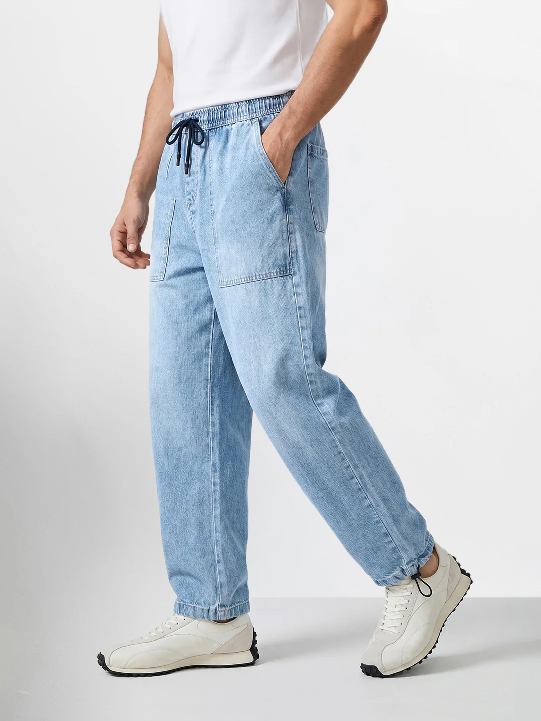 Men's Blue Relaxed Fit Solid Casual Jeans - Image 2