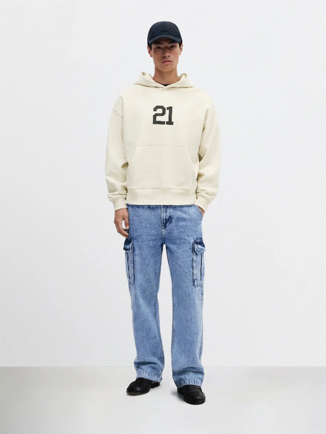 Men's Blue Relaxed Fit Solid Casual Jeans - Image 3