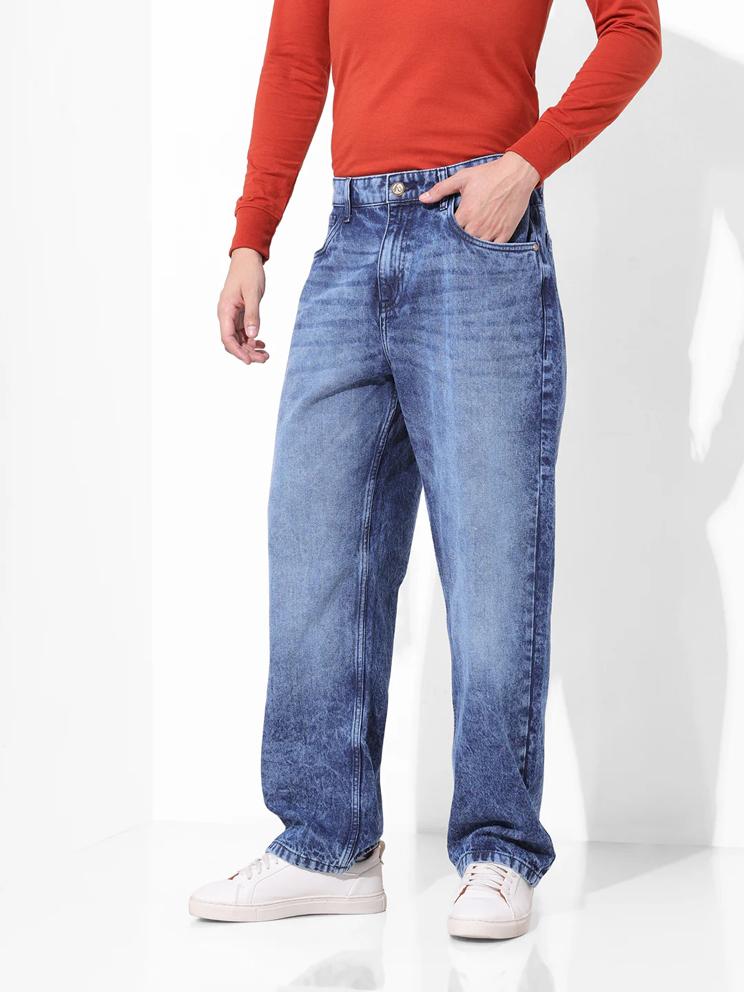 Men's Blue Relaxed Fit Solid Casual Jeans - Image 3
