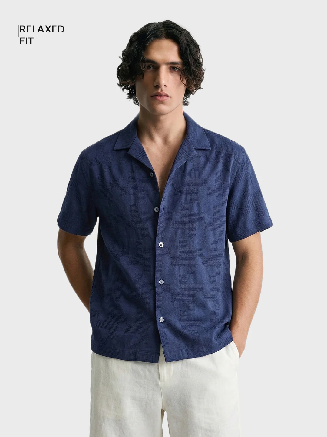 Men's Blue Relaxed Fit Solid Casual Shirt - Image 2