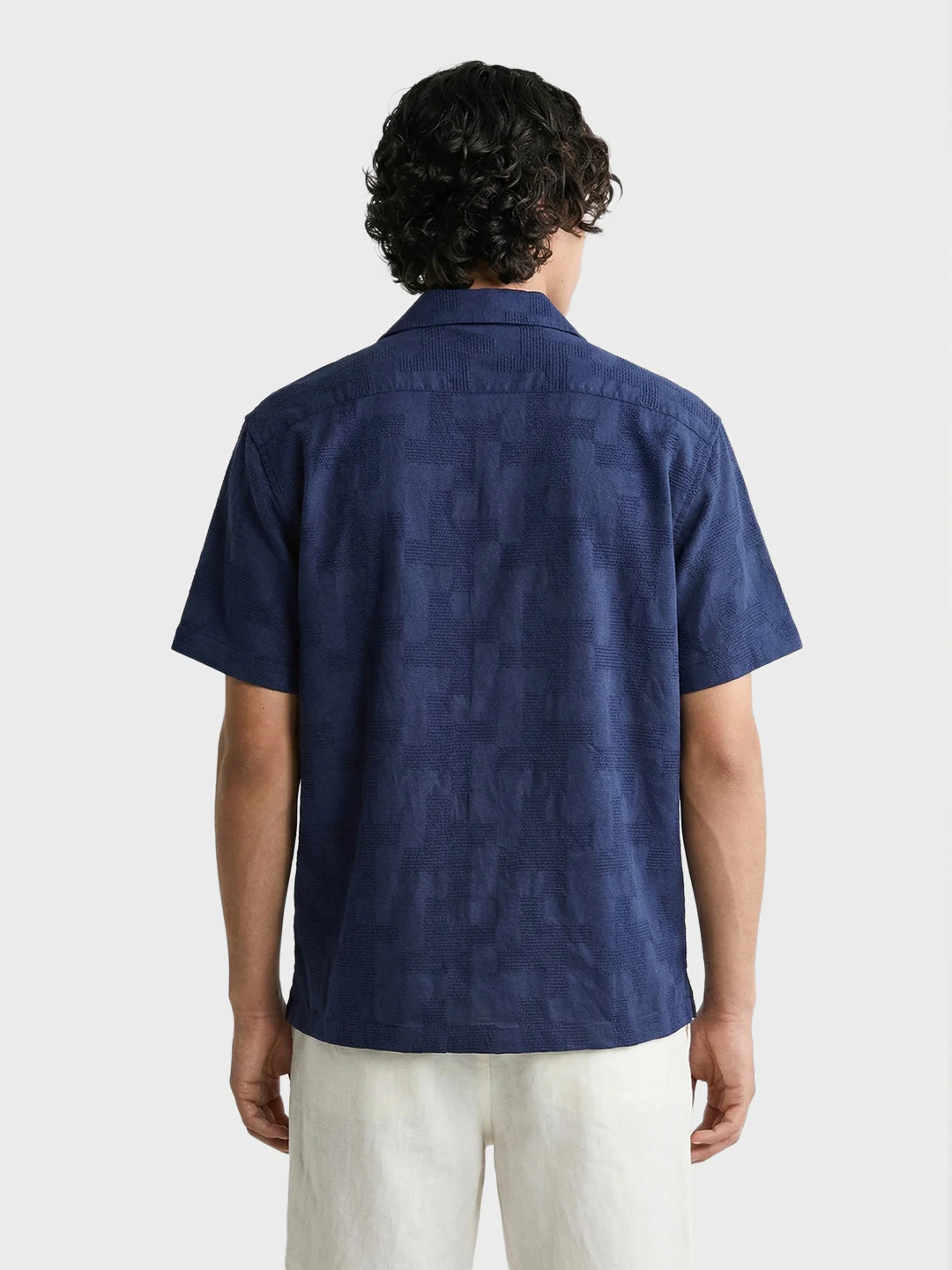 Men's Blue Relaxed Fit Solid Casual Shirt - Image 4