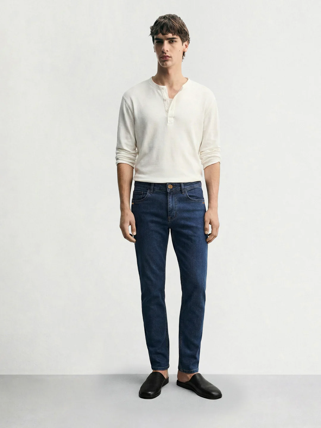 Men's Blue Slim Fit Solid Casual Jeans - Image 4