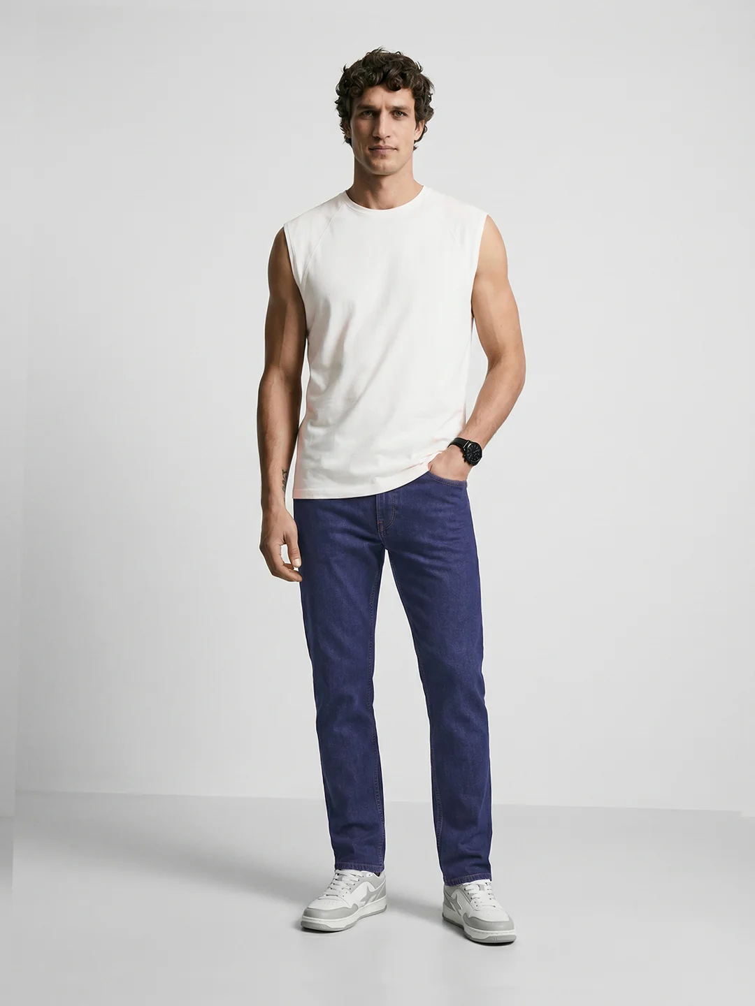 Men's Blue Slim Fit Solid Casual Jeans - Image 3