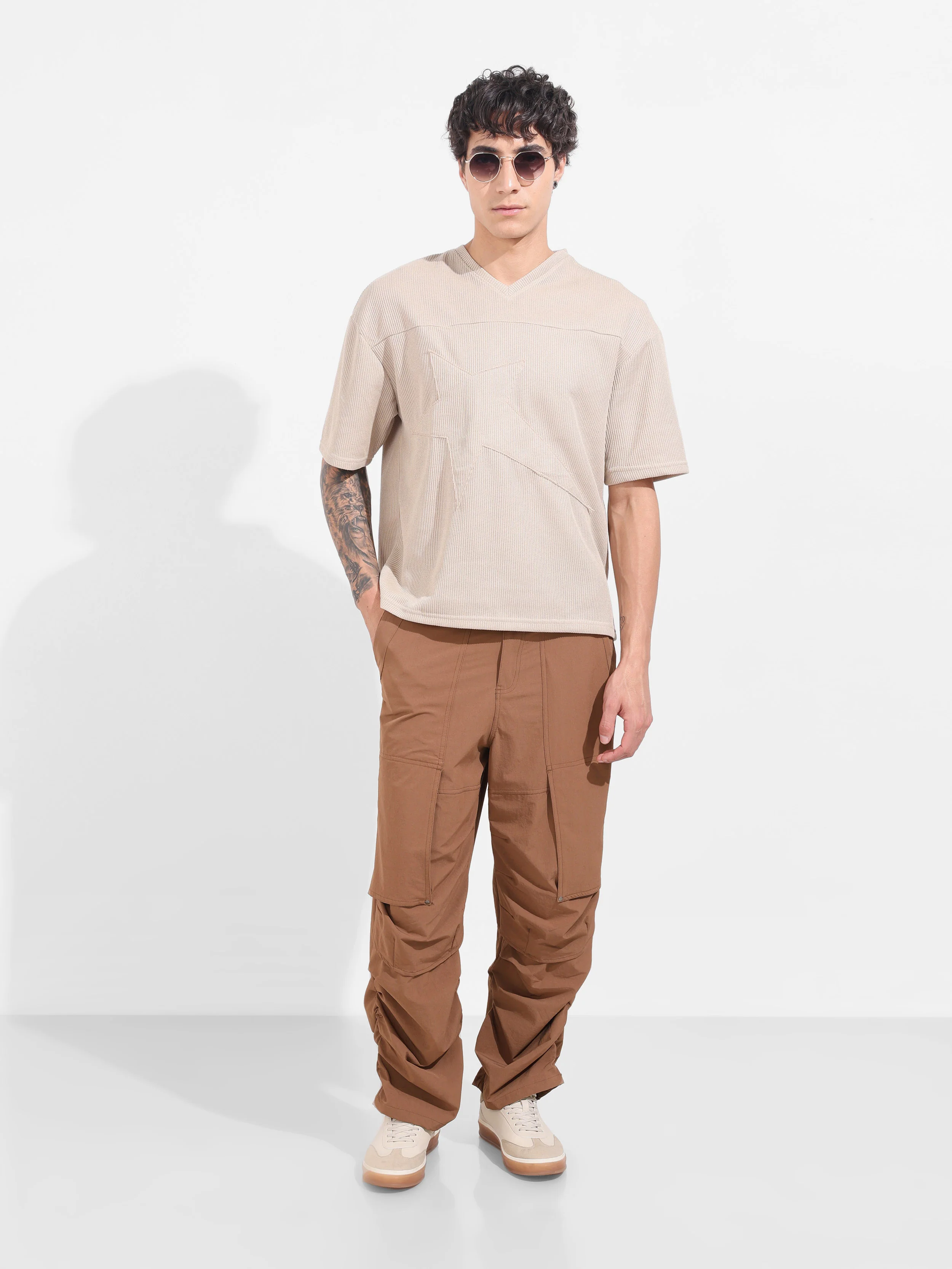 Men's Brown Baggy Fit Solid Utility Trousers - Image 2