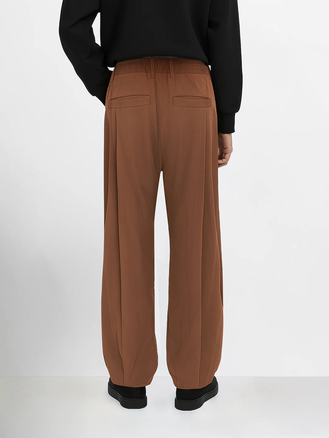 Men's Brown Loose Fit Solid Utility Trousers - Image 2