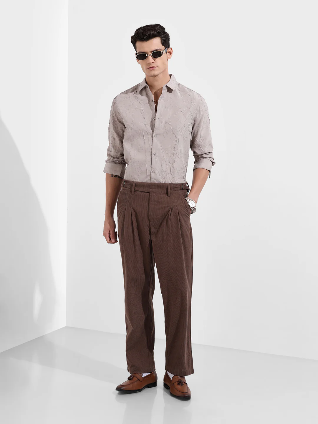 Men's Brown Relaxed Fit Textured Casual Trousers - Image 2