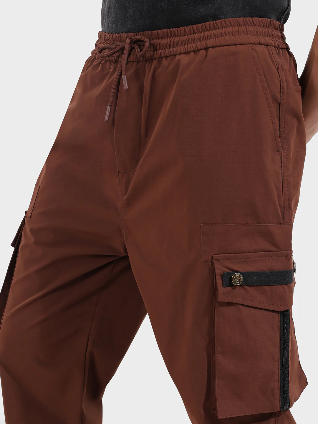 Men's Brown Relaxed Fit Textured Utility Joggers - Image 4