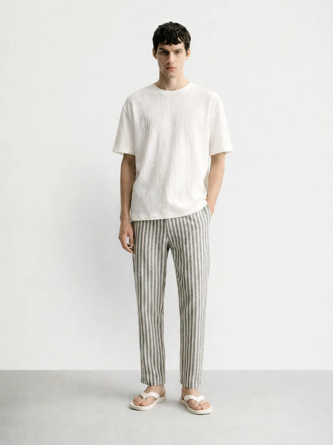 Men's Cream Loose Fit Vertical Stripes Casual Trousers - Image 3