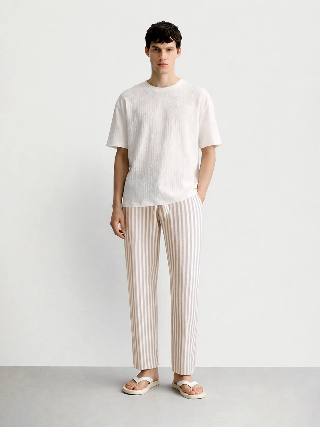 Men's Cream Loose Fit Vertical Stripes Casual Trousers - Image 3